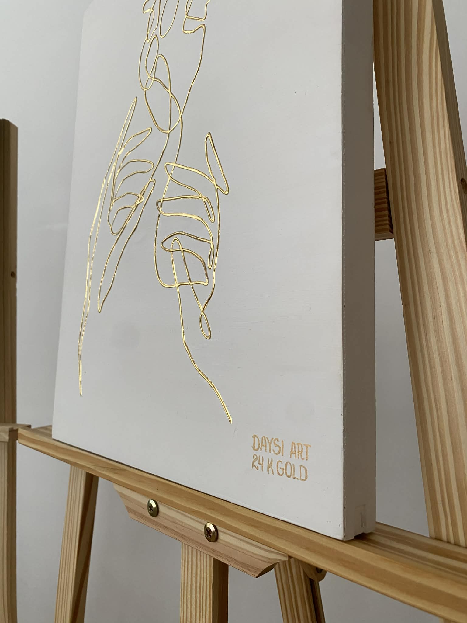 Golden Hands – Golden Heart (White)