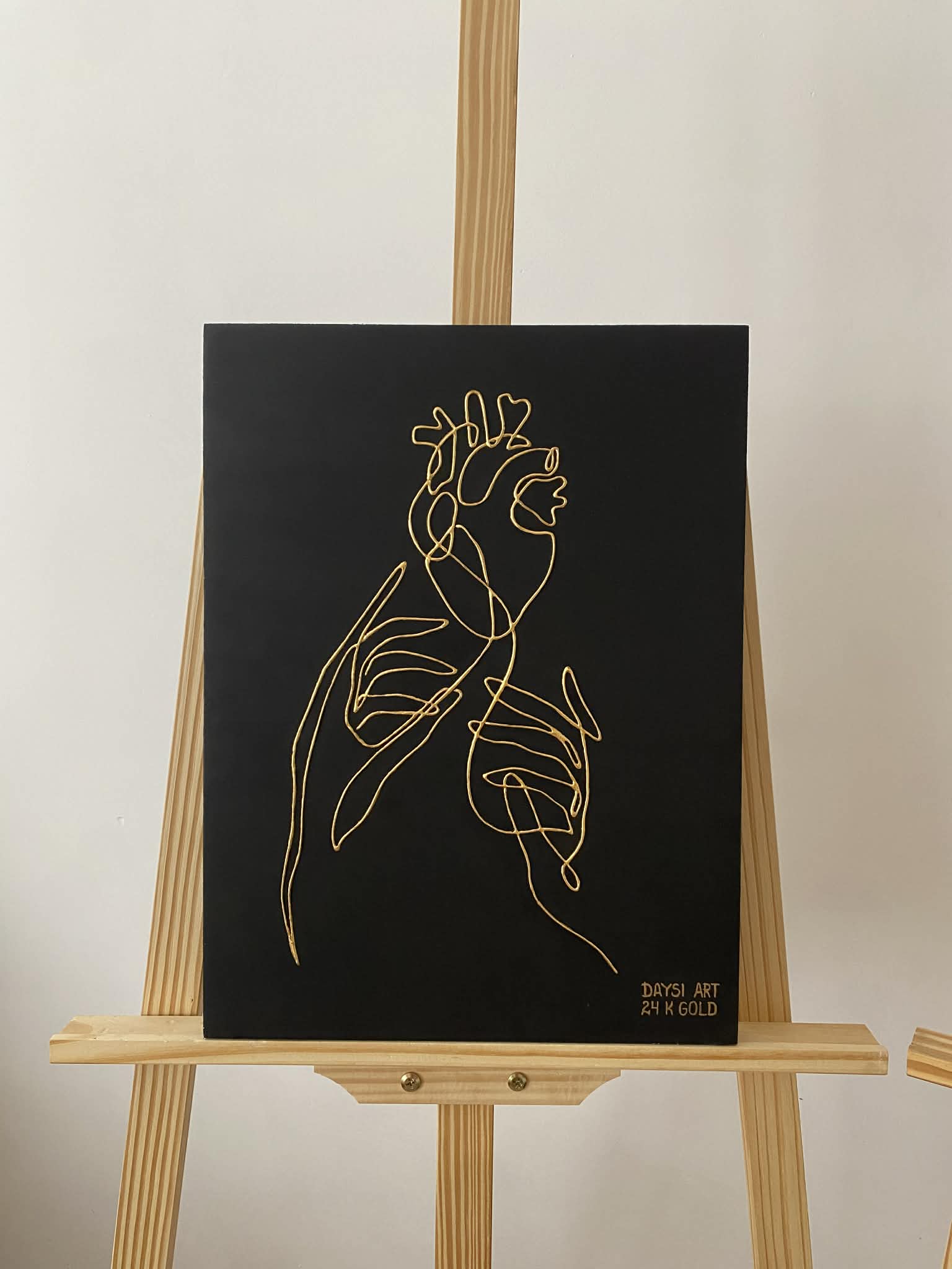 Golden Hands – Golden Heart (Black)